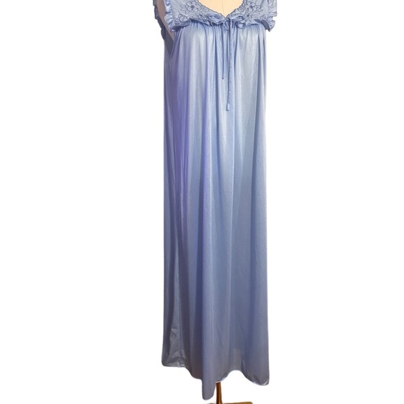 Vintage Dreamaway Nightgown size Medium Soft Blue - Picture 1 of 5